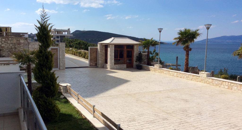 White Residence Luxury Apartments Sarandë Exterior foto